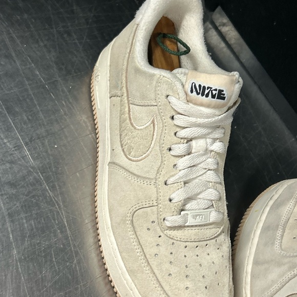 Nike Air Force 1 Size 9.5 Women - Picture 6 of 11
